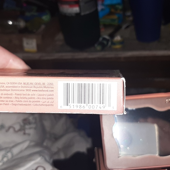 Too Faced eyeshadow palate - Picture 6 of 6